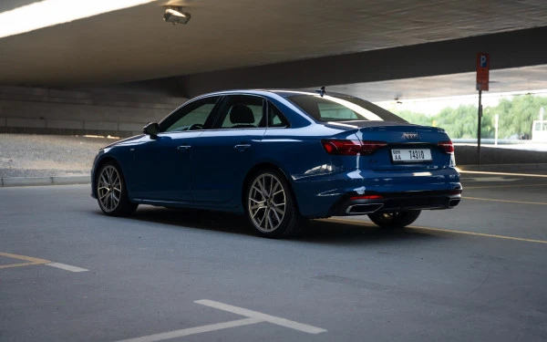 Audi A4 (Синий), 2024