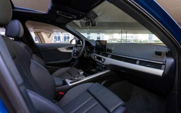 Audi A4 (Синий), 2024