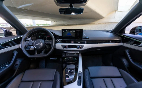 Audi A4 (Синий), 2024