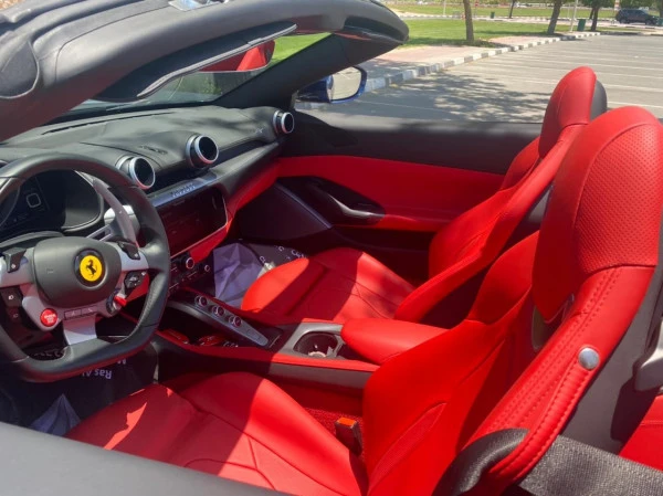 Ferrari Portofino Rosso (Azul), 2020