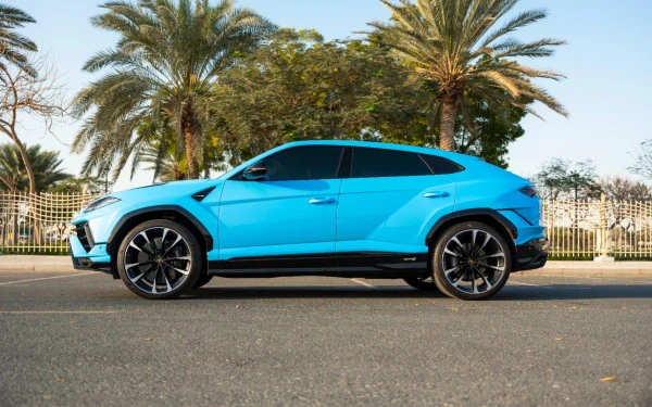Lamborghini Urus (Blue), 2023