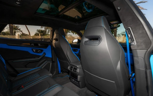 Lamborghini Urus (Blue), 2023