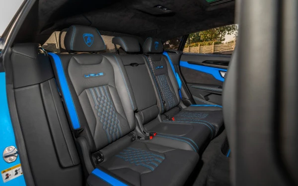 Lamborghini Urus (Blue), 2023