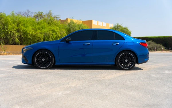 Mercedes A200 (Azul), 2025
