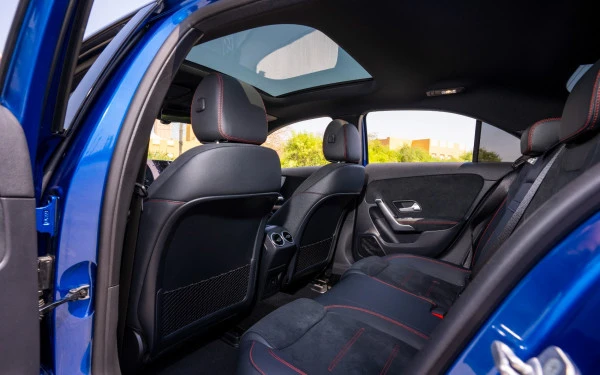 Mercedes A200 (Azul), 2025
