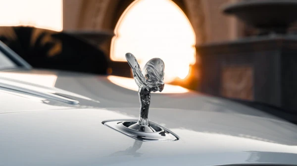 Rolls Royce Wraith (Blu), 2019