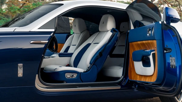 Rolls Royce Wraith (Blu), 2019