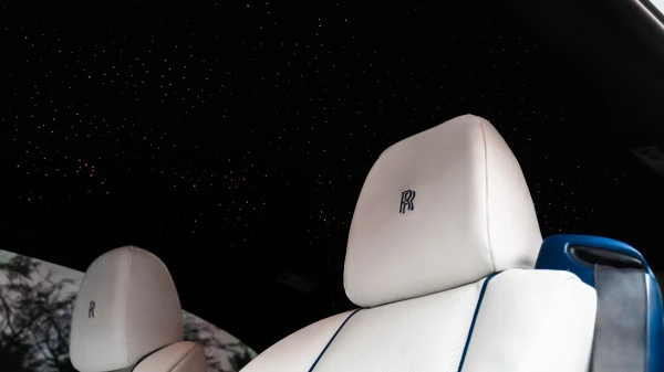Rolls Royce Wraith (Blu), 2019