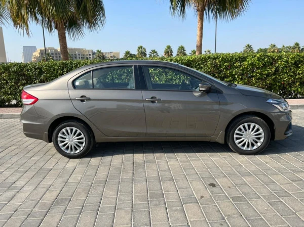 Suzuki Ciaz (Grigio), 2023