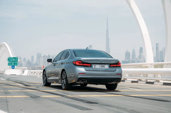 BMW 520i (Dark Grey), 2021