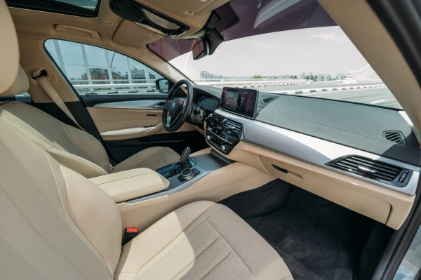 BMW 520i (Dark Grey), 2021