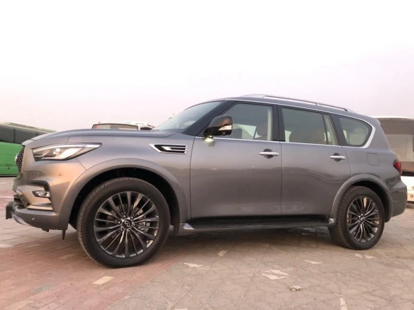Infiniti QX 80 (Gris Foncé), 2021