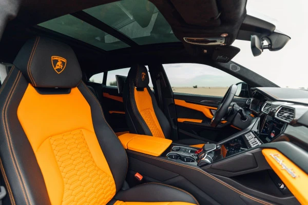 Lamborghini Urus (Dark Grey), 2021