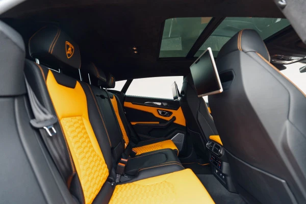 Lamborghini Urus (Dark Grey), 2021