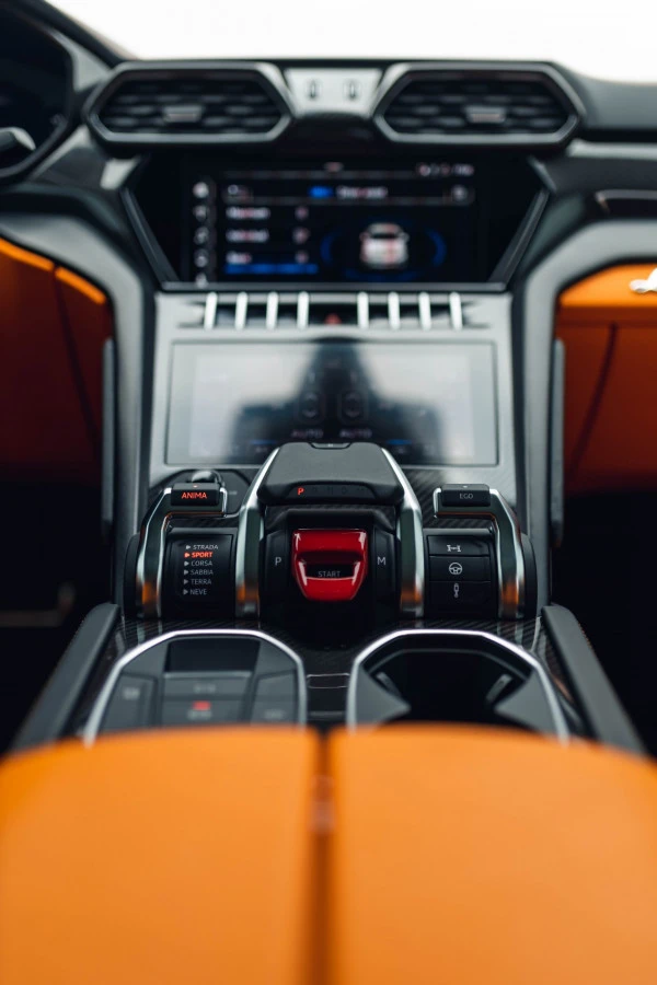 Lamborghini Urus (Dark Grey), 2021