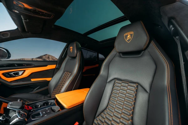 Lamborghini Urus (Dark Grey), 2022