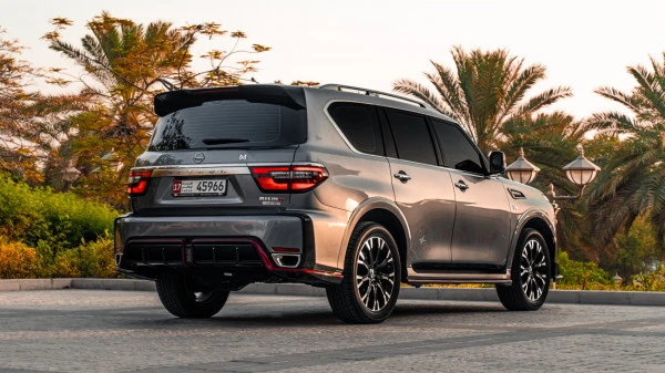 Nissan Patrol Nismo (Grigio Scuro), 2022