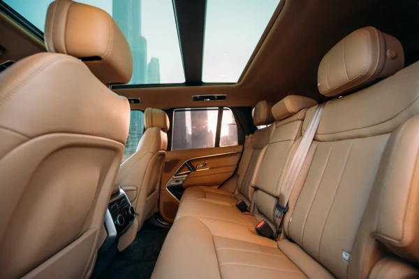 Range Rover Vogue HSE (Dark Grey), 2023