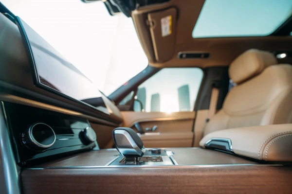 Range Rover Vogue HSE (Dark Grey), 2023