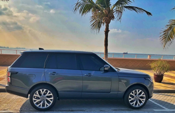 Range Rover Vogue (Gris Oscuro), 2019