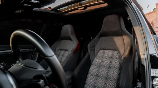 Volkswagen Golf GTI (Grigio Scuro), 2021