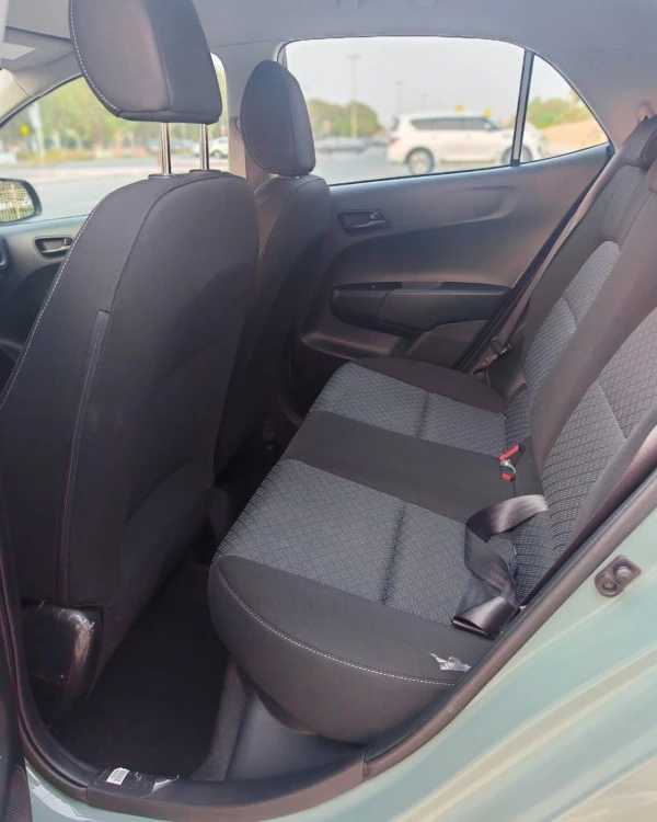 KIA Picanto (verde), 2025