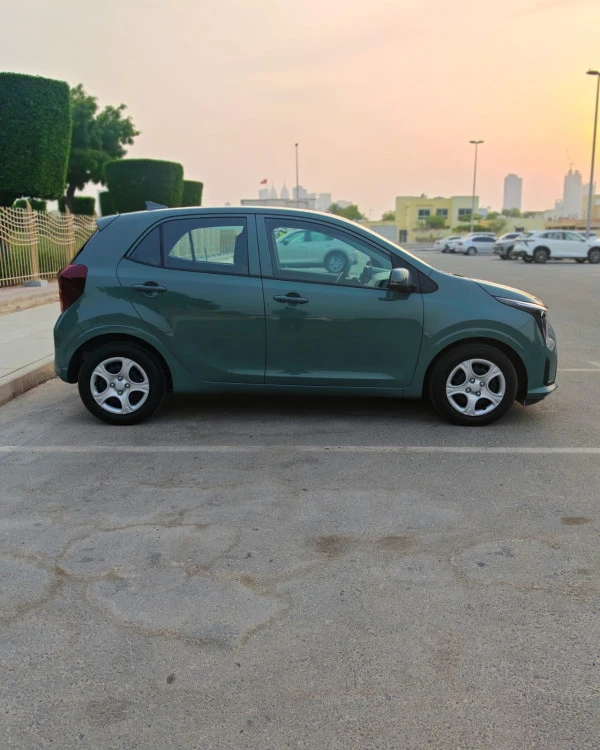 KIA Picanto (verde), 2025