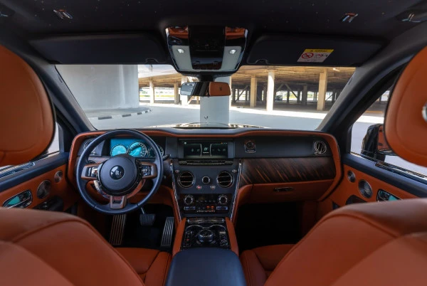 Rolls Royce Cullinan (Green), 2021