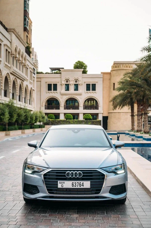 Audi A6 (Gris), 2022