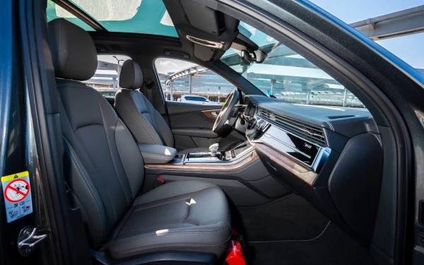 Audi Q7 (Grey), 2025