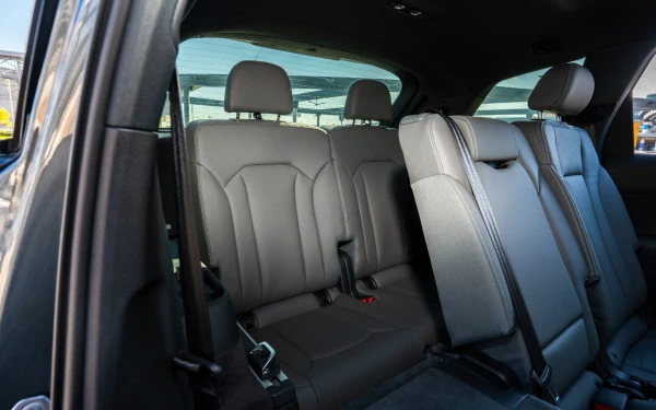 Audi Q7 (Grey), 2025