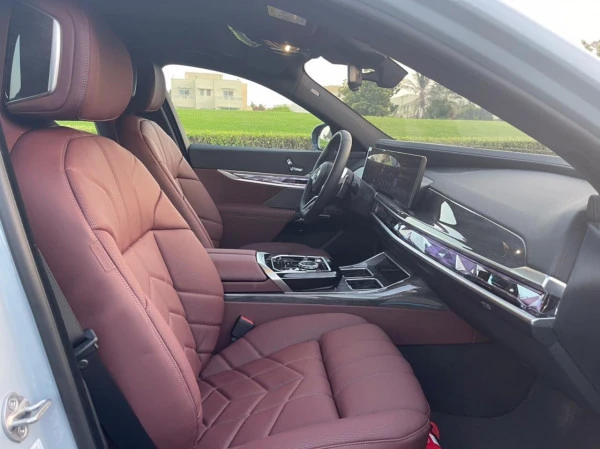 BMW 740Li (Gris), 2023
