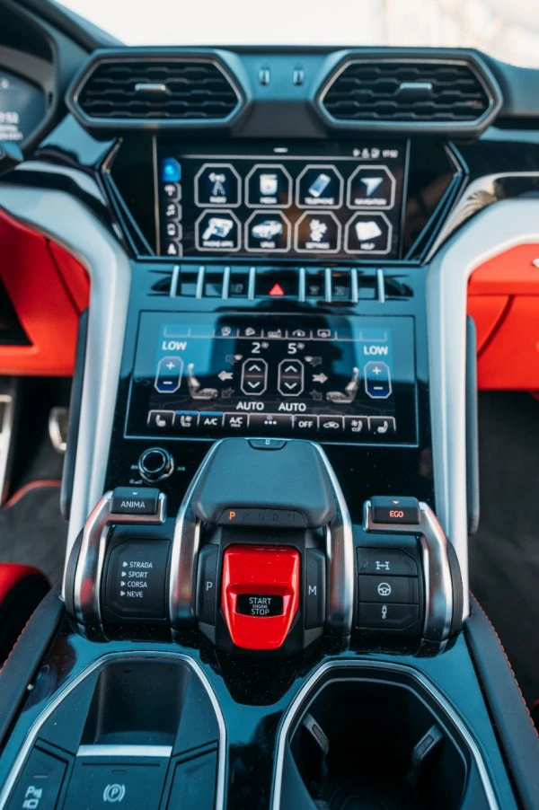 Lamborghini Urus (Black), 2021