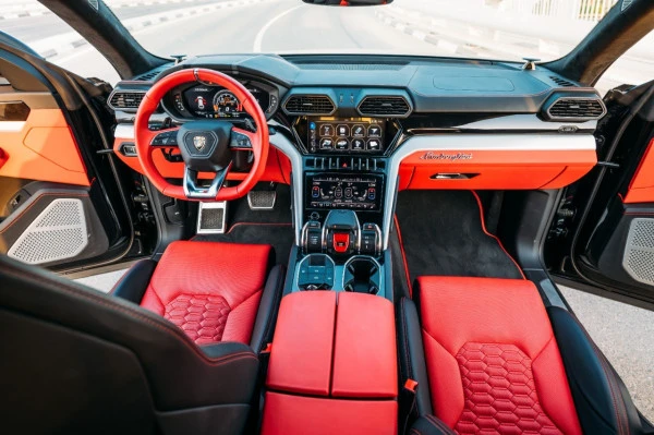 Lamborghini Urus (Black), 2021