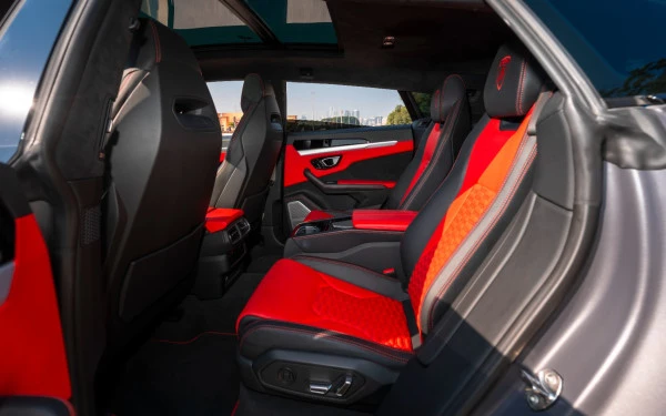 Lamborghini Urus (Grey), 2022