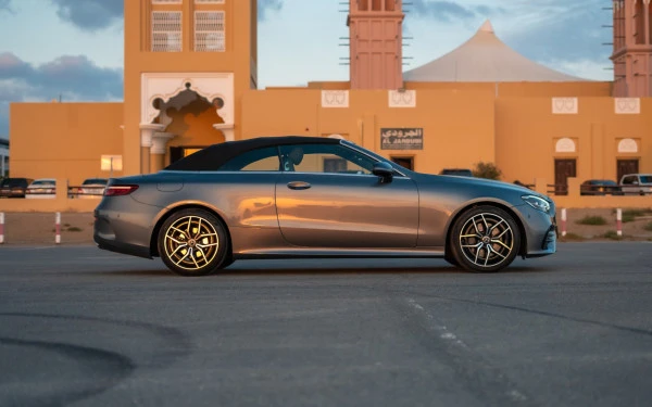 Mercedes E200 Cabrio (Dunkelgrau), 2022