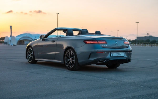 Mercedes E200 Cabrio (Dunkelgrau), 2022