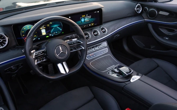 Mercedes E200 Cabrio (Dunkelgrau), 2022