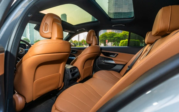 Mercedes E200 (Grey), 2025