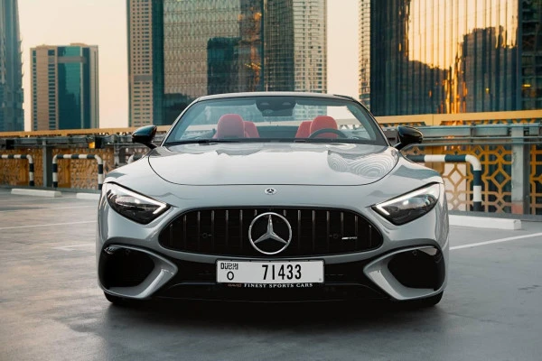 Mercedes SL63 AMG (Grau), 2023