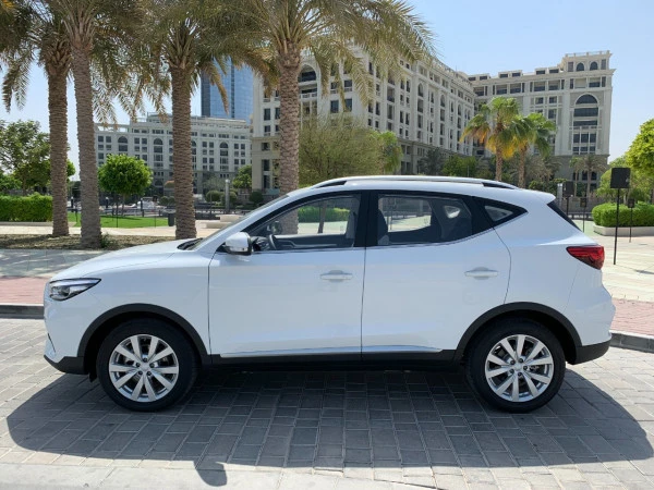 إم جي ZS (أبيض), 2025