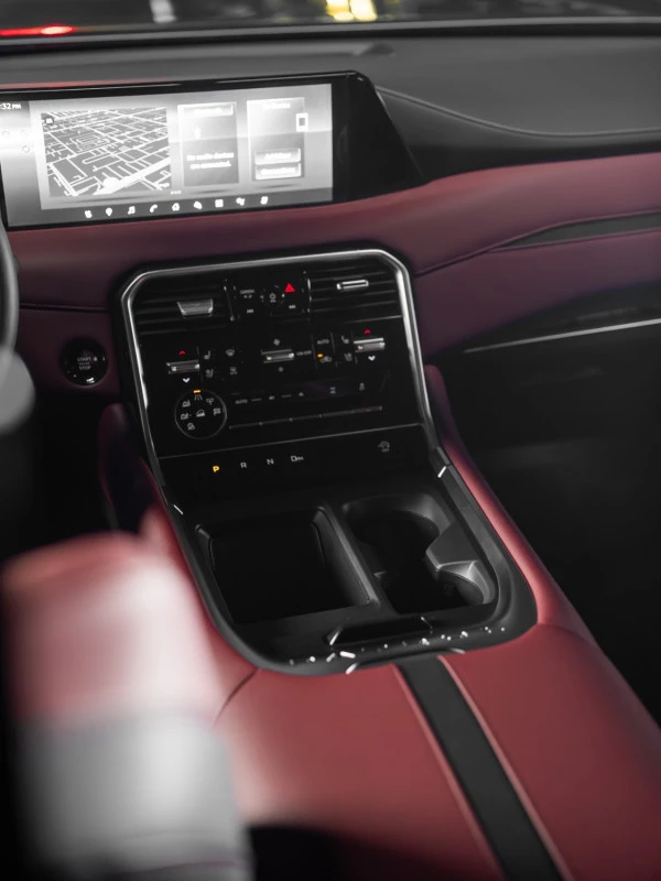 Nissan Patrol (Grigio), 2025