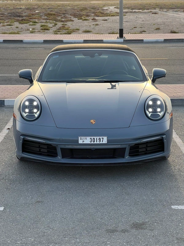 Porsche 911 / Carrera (Grigio), 2023
