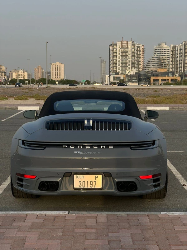 Porsche 911 / Carrera (Grigio), 2023