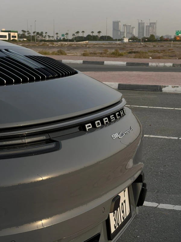 Porsche 911 / Carrera (Grigio), 2023