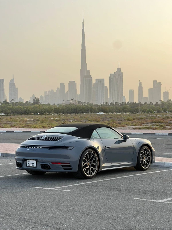 Porsche 911 / Carrera (Grigio), 2023