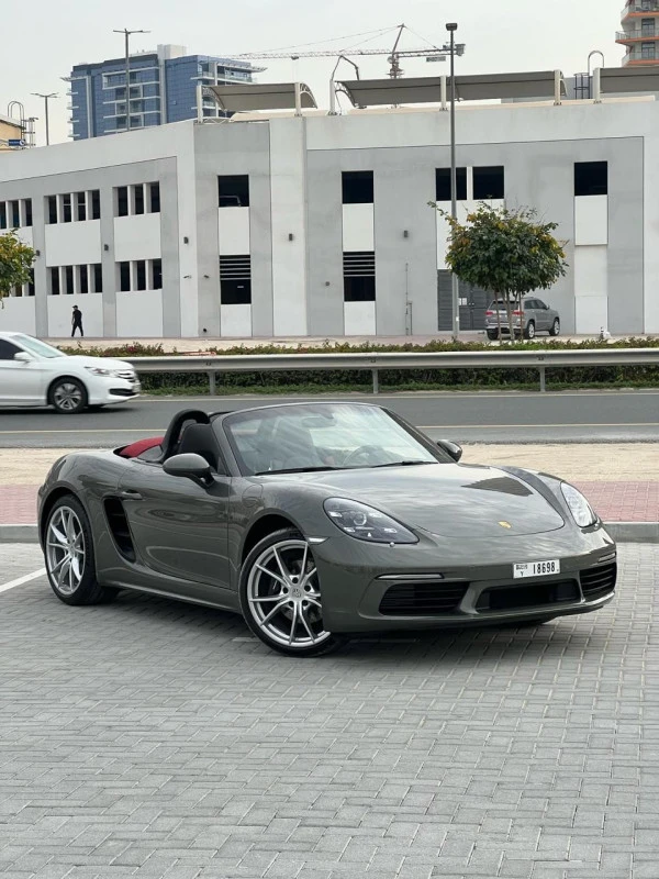 Porsche 911 / Carrera (Grigio), 2025