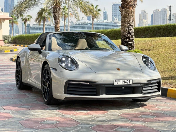 Porsche Targa (Gris), 2024