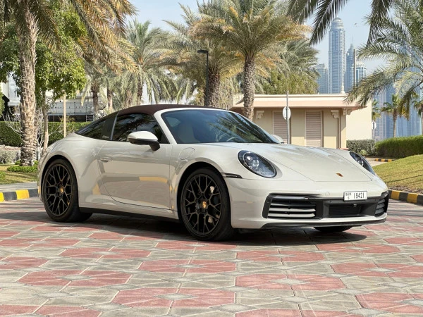 Porsche Targa (Gris), 2024