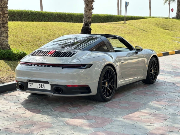 Porsche Targa (Gris), 2024